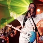 Flying-Earrings-Live-03