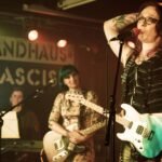 Flying-Earrings-Live-36